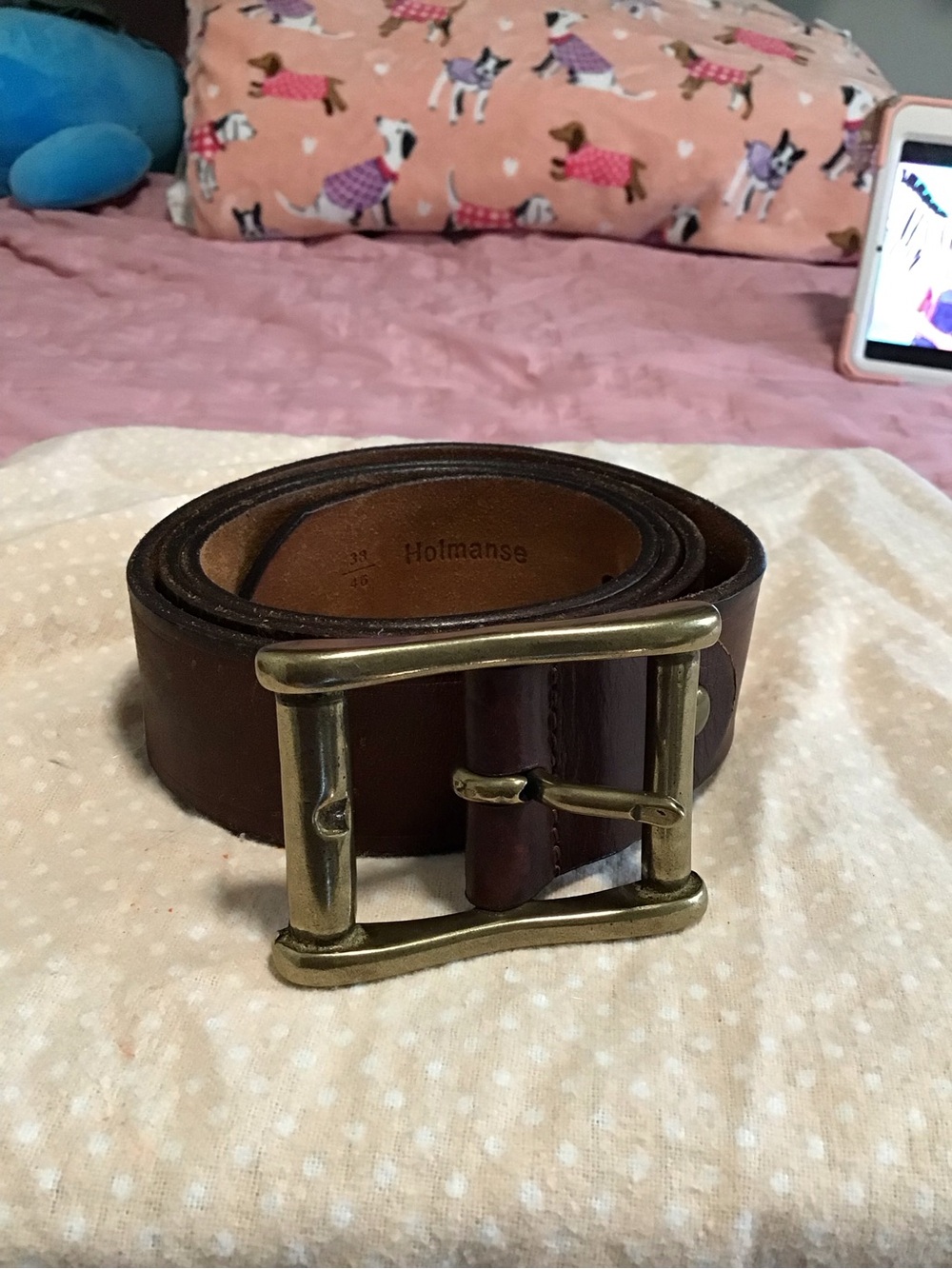 Brown Leather Men’s Belt with Brass-Effect Buckle